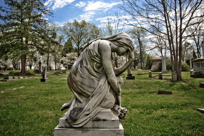 Bonaventure-Cemetery-sculpture